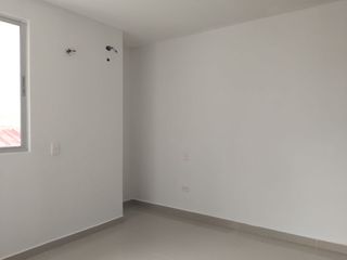 Foto 3 de Apartamento en arriendo en Ciudad Jardin.