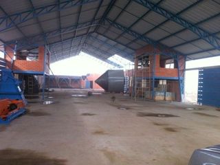 Foto 1 de Excelente terreno en venta 10.000m2 mas Nave Industrial Vía Cumbe