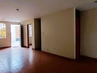 Foto 9 de Casa de 2 Pisos con 2 Cocheras en Venta, Ideal para Remodelar 180M2