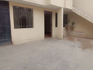 Foto 14 de Casa de 2 Pisos con 2 Cocheras en Venta, Ideal para Remodelar 180M2