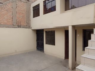 Foto 16 de Casa de 2 Pisos con 2 Cocheras en Venta, Ideal para Remodelar 180M2