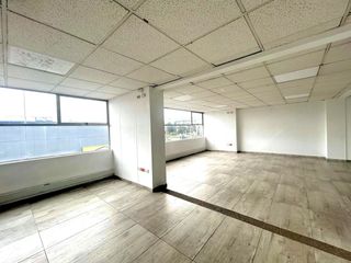 Foto 38 de EDIFICIO DE OFICINAS Y LOCALES EN VENTA SECTOR NIZA SUBA BOGOTÁ