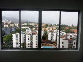 Venta de apto en Diamante 2 cerca al cacique, piso alto, con vista y muy fresco