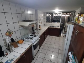 Foto 3 de VENTA DE CASA MULTIFAMILIAR  DE 4 PISOS  PRECIO: $280,000dolares