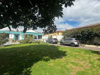 RENTO HERMOSA CASA DE UNA PLANTA EN SAN JOSÉ DEL VALLE, VALLE DE LOS CHILLOS, QUITO, ECUADOR