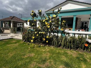 RENTO HERMOSA CASA DE UNA PLANTA EN SAN JOSÉ DEL VALLE, VALLE DE LOS CHILLOS, QUITO, ECUADOR