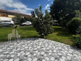 RENTO HERMOSA CASA DE UNA PLANTA EN SAN JOSÉ DEL VALLE, VALLE DE LOS CHILLOS, QUITO, ECUADOR