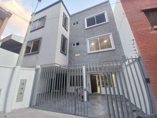 CASA DE TRES DEPARTAMENTOS POR ESTRENAR EN VENTA SECTOR MERCADO 12 DE ABRIL