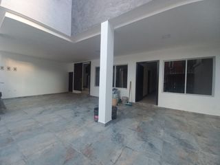 CASA DE TRES DEPARTAMENTOS POR ESTRENAR EN VENTA SECTOR MERCADO 12 DE ABRIL