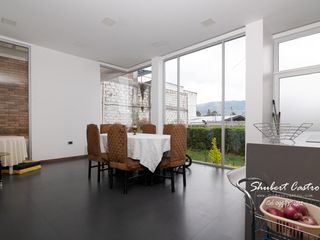 Foto 6 de Se vende casa en La Urbanización Sierra Nevada -Loja