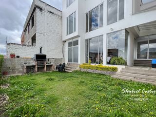 Foto 10 de Se vende casa en La Urbanización Sierra Nevada -Loja