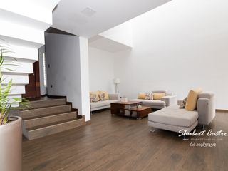 Foto 12 de Se vende casa en La Urbanización Sierra Nevada -Loja
