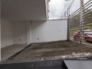 Foto 23 de Se vende casa en La Urbanización Sierra Nevada -Loja