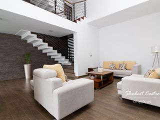Foto 11 de Se vende casa en La Urbanización Sierra Nevada -Loja