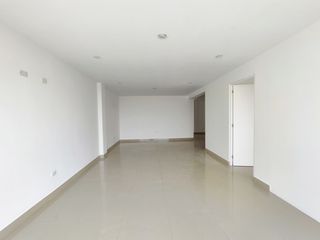 Alquiler 4 dorm, 3 baños, quinto piso super amplio