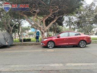 CASA FRENTE A PARQUE EN SAN MIGUEL