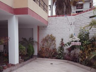 Foto 3 de ¡Casa como terreno en Venta en Lima Cercado - Excelente Oportunidad de Inversión!