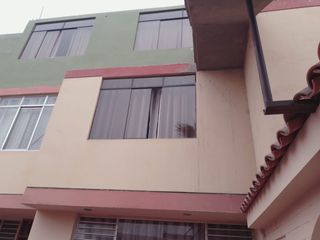 Foto 6 de ¡Casa como terreno en Venta en Lima Cercado - Excelente Oportunidad de Inversión!