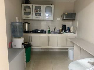 Foto 16 de CASA COMERCIAL DE UNA PLANTA