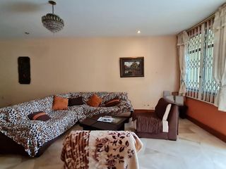 Foto 3 de Venta de Casa de 3 plantas con piscina en La Garzota, conjunto cerrado, A 3 cuadras de la Avenida Guillermo Pareja