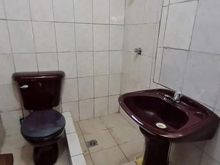 Foto 6 de Venta de Casa de 3 plantas con piscina en La Garzota, conjunto cerrado, A 3 cuadras de la Avenida Guillermo Pareja