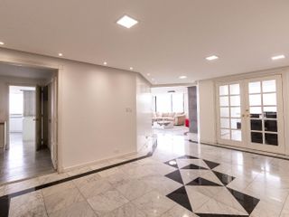 VENTA DE OPORTUNIDAD: DEPARTAMENTO REMODELADO en Urb. Jardines del Batan., El Batán Quito, Ecuador