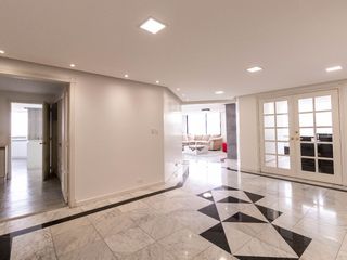 Foto 2 de VENTA DE OPORTUNIDAD: DEPARTAMENTO REMODELADO en Urb. Jardines del Batan., El Batán Quito, Ecuador