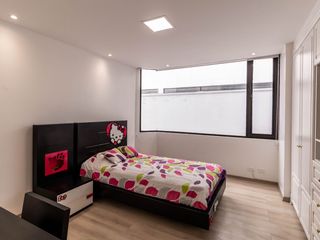 Foto 11 de VENTA DE OPORTUNIDAD: DEPARTAMENTO REMODELADO en Urb. Jardines del Batan., El Batán Quito, Ecuador