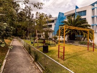 Foto 30 de VENTA DE OPORTUNIDAD: DEPARTAMENTO REMODELADO en Urb. Jardines del Batan., El Batán Quito, Ecuador