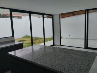 VENTA DE CASA EN CONJUNTO EXCLUSIVO EN SAN JUAN DE CUMBAYA, Quito Ecuador