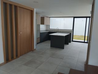 VENTA DE CASA EN CONJUNTO EXCLUSIVO EN SAN JUAN DE CUMBAYA, Quito Ecuador