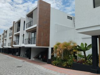 VENTA DE CASA EN CONJUNTO EXCLUSIVO EN SAN JUAN DE CUMBAYA, Quito Ecuador