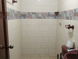 Foto 8 de Se vende casa en cdla. Los Naranjos - Pasaje