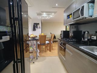 APARTAMENTO EN VENTA FRENTE AL CC SANTAFE 3 HABITACIONES 2 BALCONES, COMO NUEVO EXCELENTE UBICACION