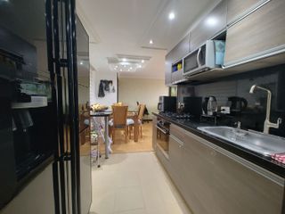 APARTAMENTO EN VENTA FRENTE AL CC SANTAFE 3 HABITACIONES 2 BALCONES, COMO NUEVO EXCELENTE UBICACION