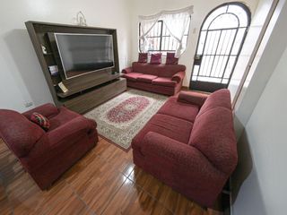 Foto 3 de Vendo Casa con Excelente ubicación! Urb. El Pinar Comas