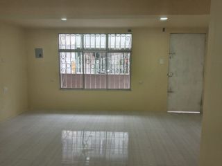 Foto 5 de Venta de Casa en Mapasingue en el sector de la empresa Santa Priscila, Ubicada en la ciudadela Colinas del Hipódromo