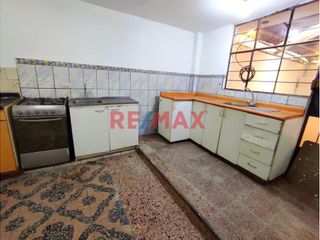 Ocasión Vendo Casa De 3 Pisos Con 2 Cocheras En Villa El Salvador Sector 1