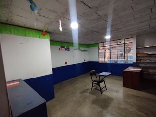 Se ALQUILA COLEGIO de 4 pisos con 640m2 de área construida