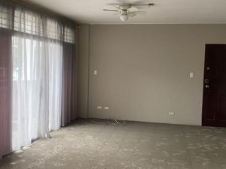 Foto 3 de Oportunidad ! Venta Departamento 1 er. piso alto Av. Victor Emilio Estrada y Balsamo  con garage
