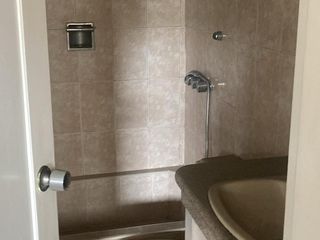 Foto 8 de Oportunidad ! Venta Departamento 1 er. piso alto Av. Victor Emilio Estrada y Balsamo  con garage