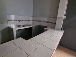 Departamento en Alquiler en la Prosperina, Planta Baja, 3 Habitaciones, 1 Baño, Norte de Guayaquil.