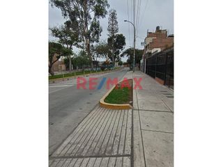 Foto 3 de Venta De Terreno Comercial o Vivienda en Cercado de Lima