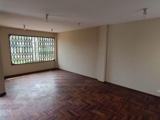 Vendo Lindo Departamentos Tercero Y Cuarto Piso Dos Por Uno + Terraza Frente A Parque En La Molina