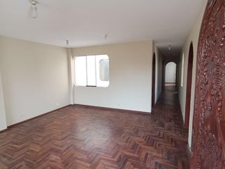 Vendo Lindo Departamentos Tercero Y Cuarto Piso Dos Por Uno + Terraza Frente A Parque En La Molina