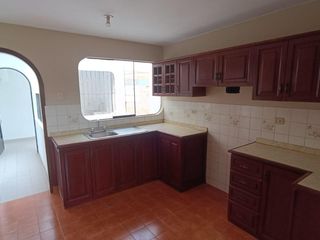 Vendo Lindo Departamentos Tercero Y Cuarto Piso Dos Por Uno + Terraza Frente A Parque En La Molina