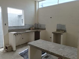 Foto 10 de Casa de venta en Urbanización San Antonio, diseño moderno y exclusivo.