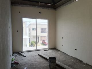 Foto 19 de Casa de venta en Urbanización San Antonio, diseño moderno y exclusivo.