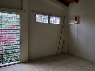 Foto 11 de Casa de alquiler en Los Ceibos, 5 dormitorios, Conjunto Cerrado.