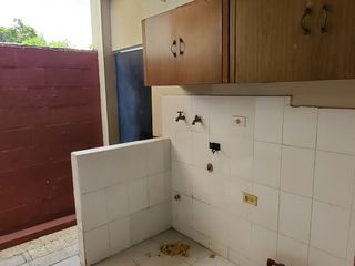 Foto 9 de Casa de alquiler en Los Ceibos, 5 dormitorios, Conjunto Cerrado.